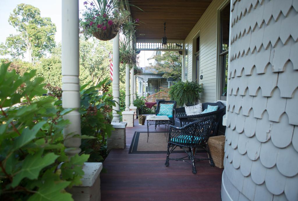 10 Clarke Bed & Breakfast Frederick Bagian luar foto