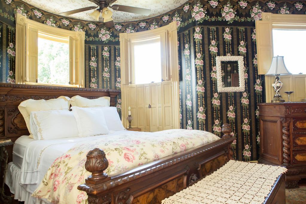 10 Clarke Bed & Breakfast Frederick Ruang foto