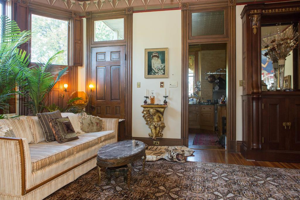 10 Clarke Bed & Breakfast Frederick Bagian luar foto