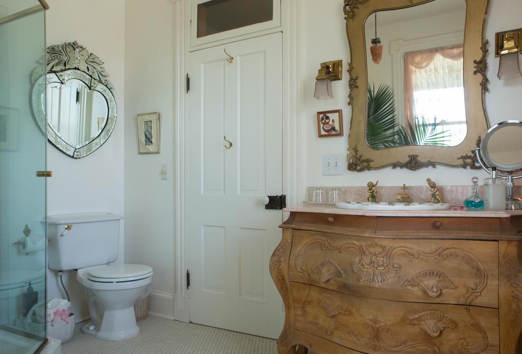 10 Clarke Bed & Breakfast Frederick Ruang foto