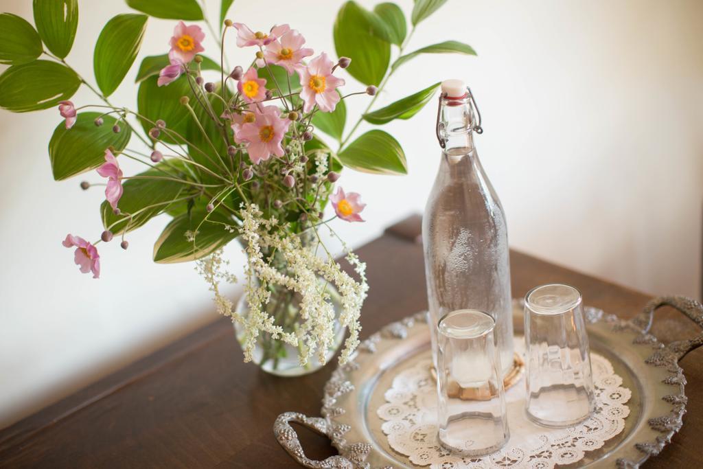 10 Clarke Bed & Breakfast Frederick Bagian luar foto