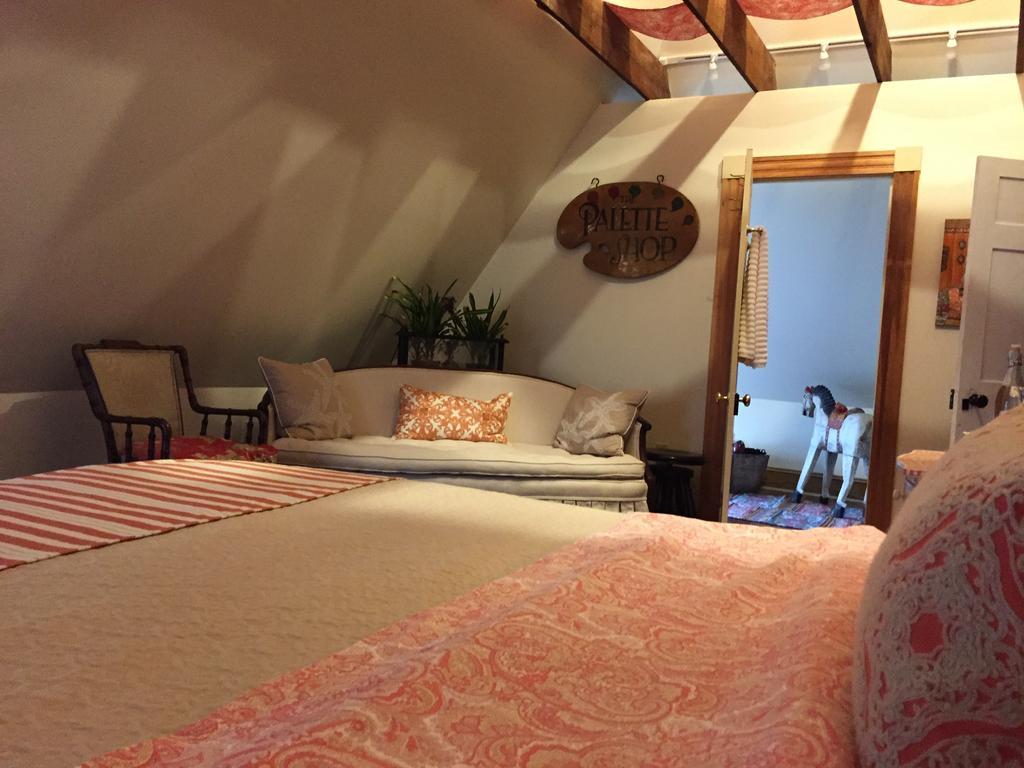 10 Clarke Bed & Breakfast Frederick Bagian luar foto